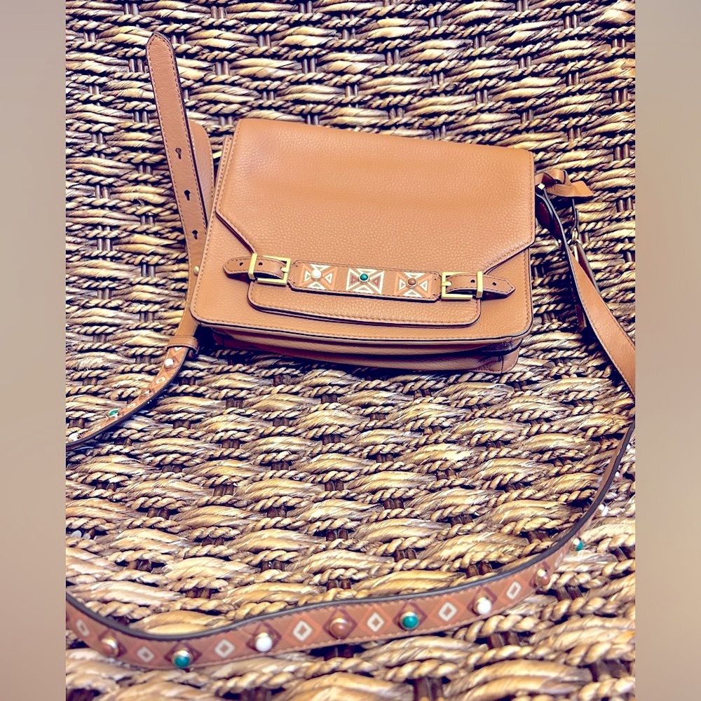 VINCE CAMUTO purse.